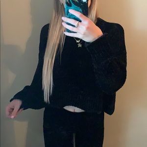 Comfy black crop sweater